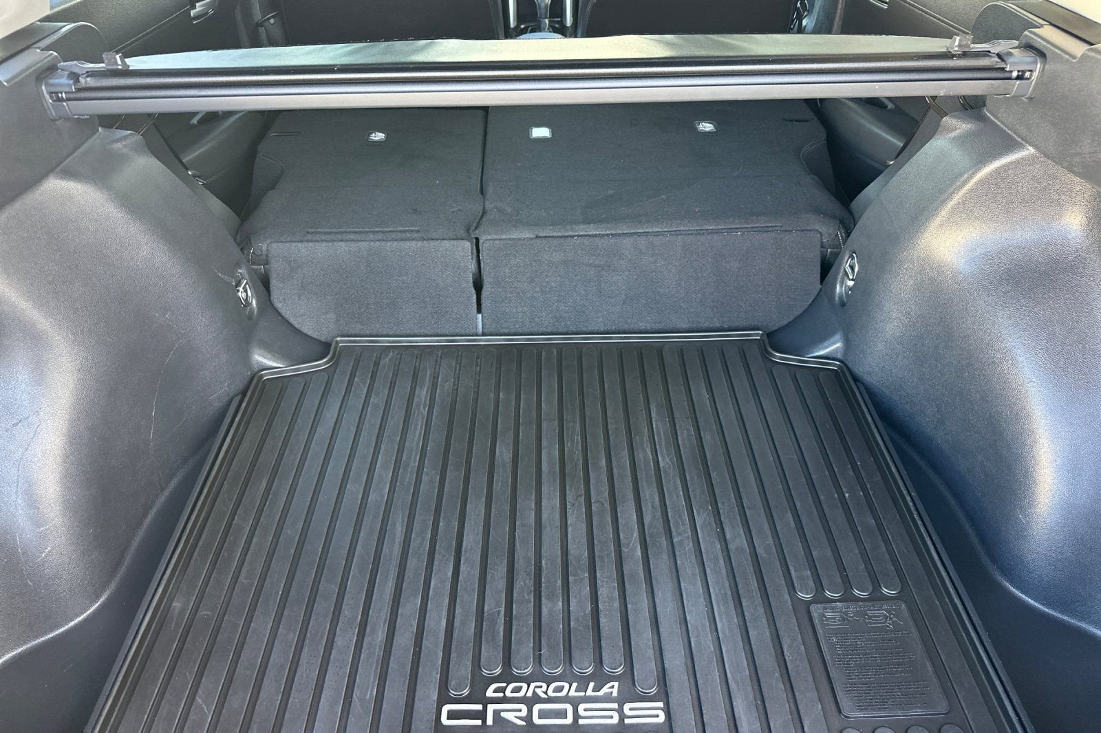 Used 2022 Toyota Corolla Cross XLE image 15