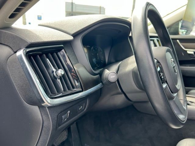 Used 2020 Volvo V90 T6 Cross Country image 27