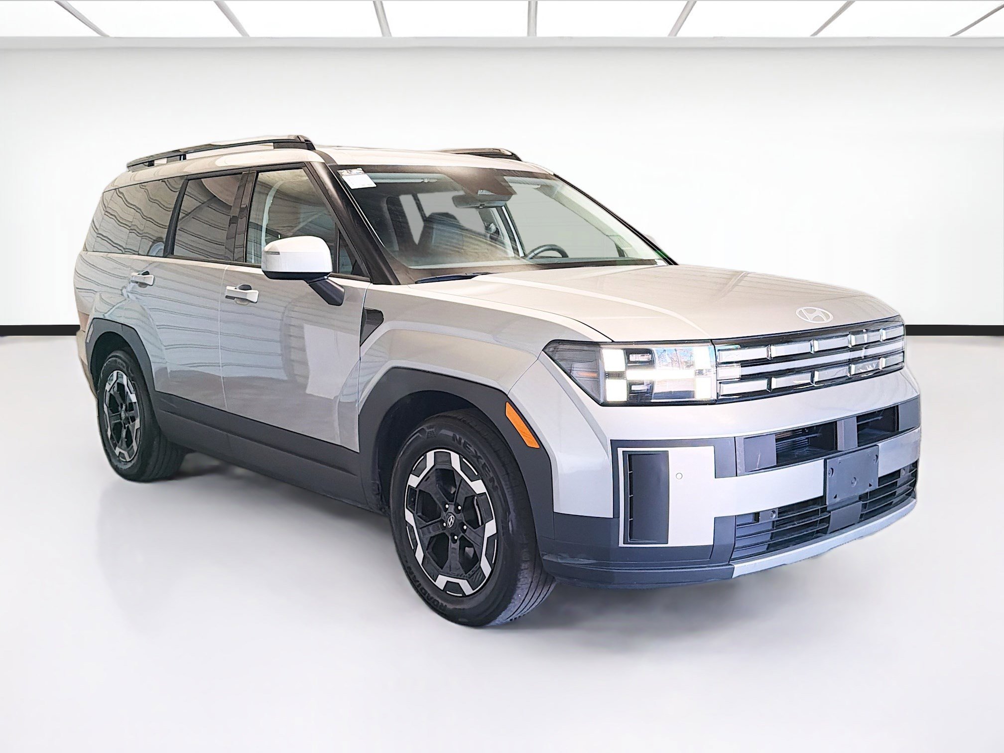 Used 2025 Hyundai Santa Fe SEL image 3