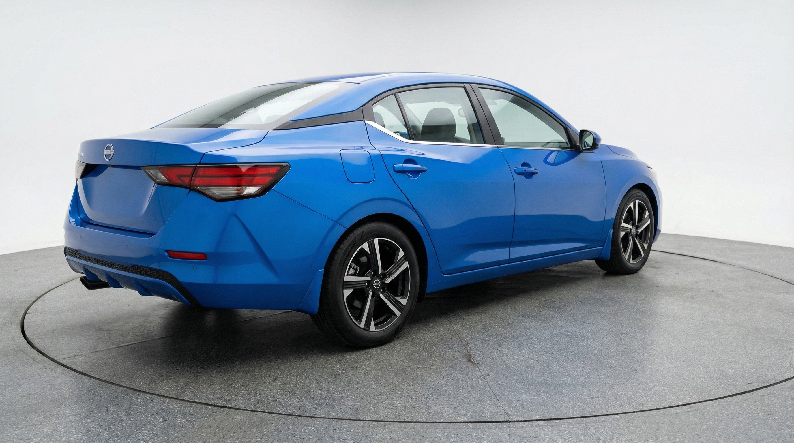 Used 2025 Nissan Sentra SV FWD image 9