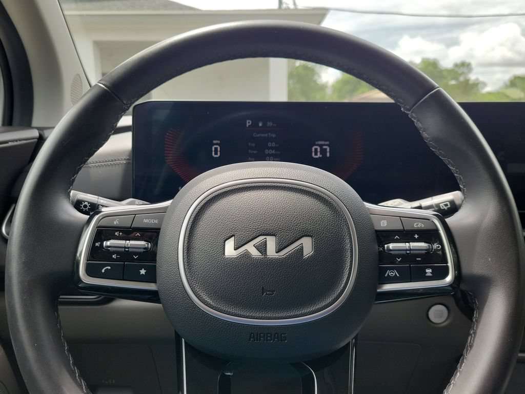 Certified 2025 Kia Carnival EX FWD image 16