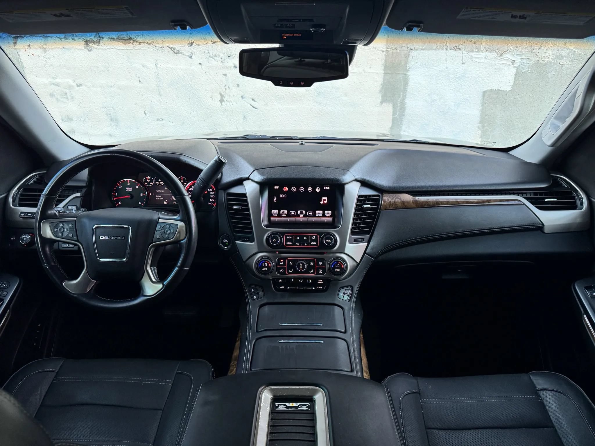 Used 2016 GMC Yukon Denali w/ Open Road Package RWD image 30