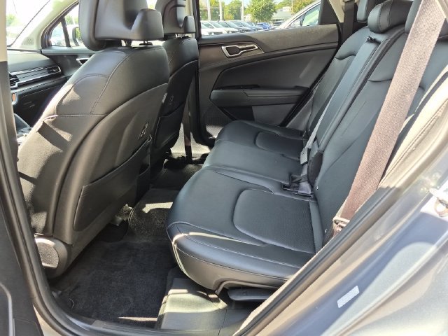 Used 2025 Kia Sportage EX FWD image 20
