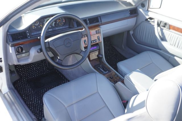 Used 1995 Mercedes-Benz E 320 Convertible image 20