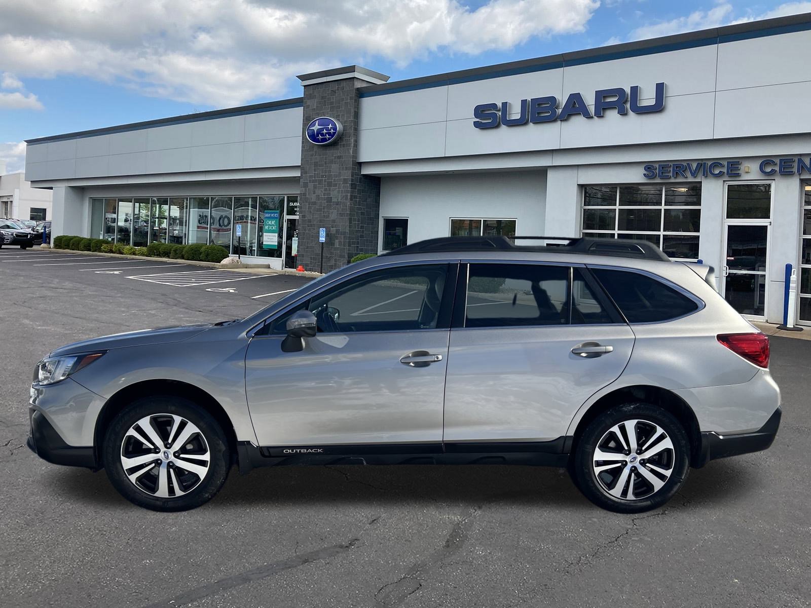 Used 2019 Subaru Outback 2.5i Limited w/ Popular Package #2 image 4