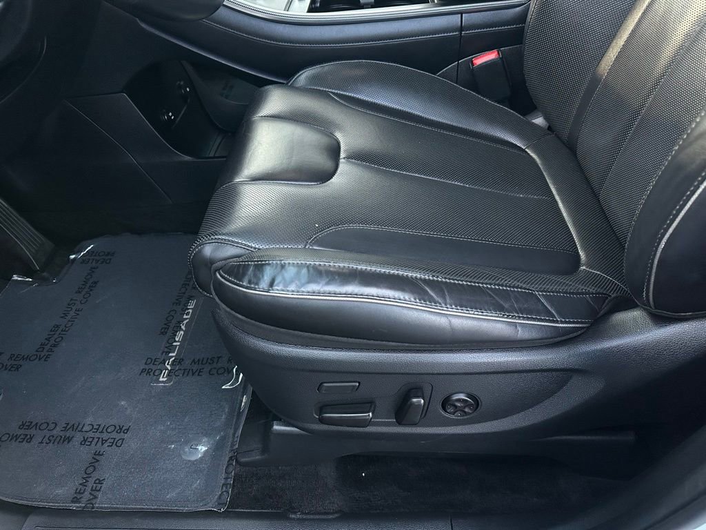 Used 2021 Hyundai Palisade Calligraphy image 13