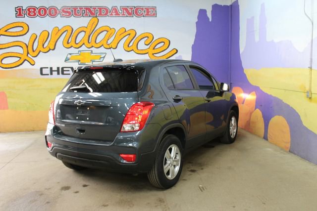 Used 2021 Chevrolet Trax LS w/ Tint and Cruise Package AWD/4WD image 8