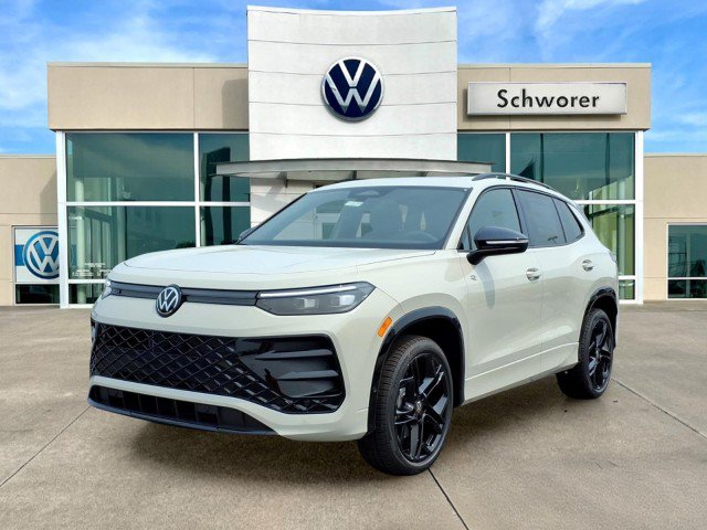 New 2026 Volkswagen Tiguan SE R-Line AWD/4WD image 2