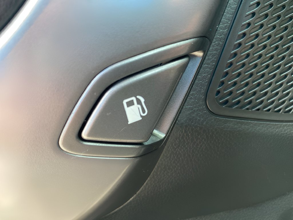 Used 2015 Hyundai Santa Fe Sport FWD image 17