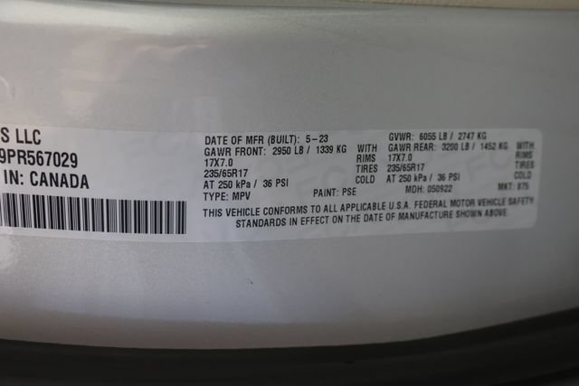 Used 2023 Chrysler Pacifica Touring-L FWD image 28