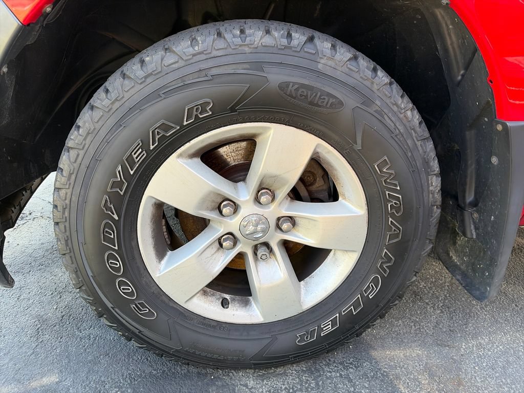 Used 2015 RAM 1500 ST w/ SXT Appearance Group RWD image 24