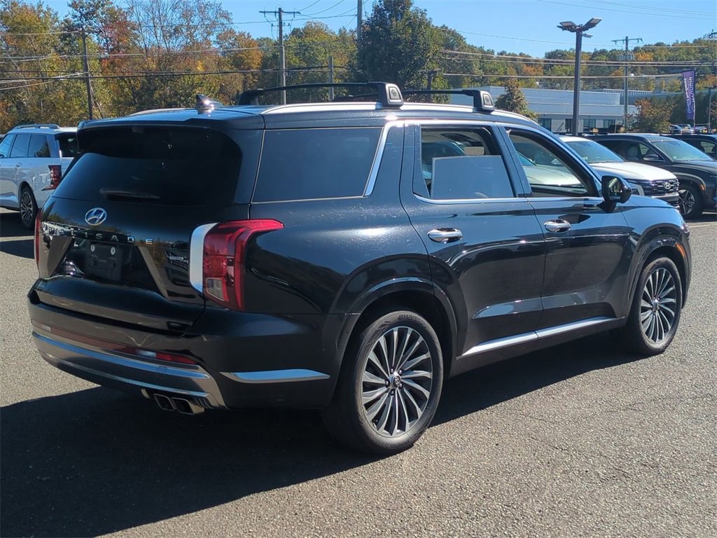 Used 2023 Hyundai Palisade Calligraphy image 3