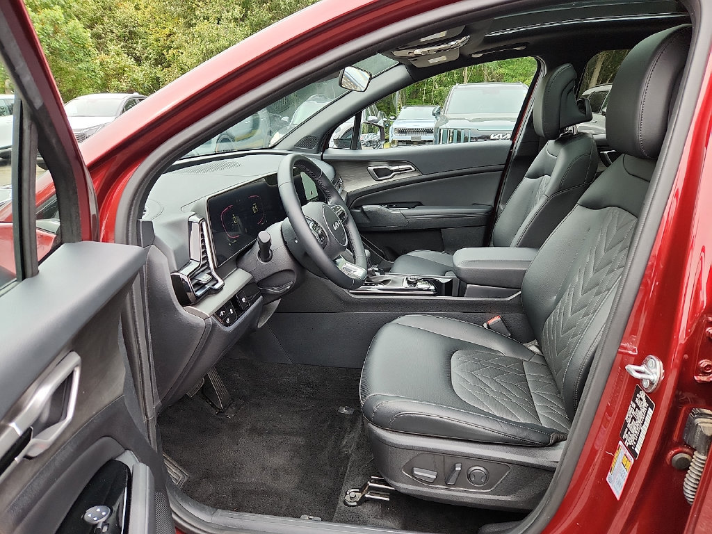 Certified 2025 Kia Sportage X-Line w/ Premium Package AWD/4WD image 14