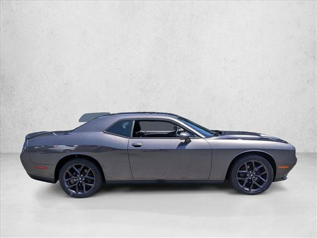 Used 2019 Dodge Challenger SXT w/ Blacktop Package RWD image 4