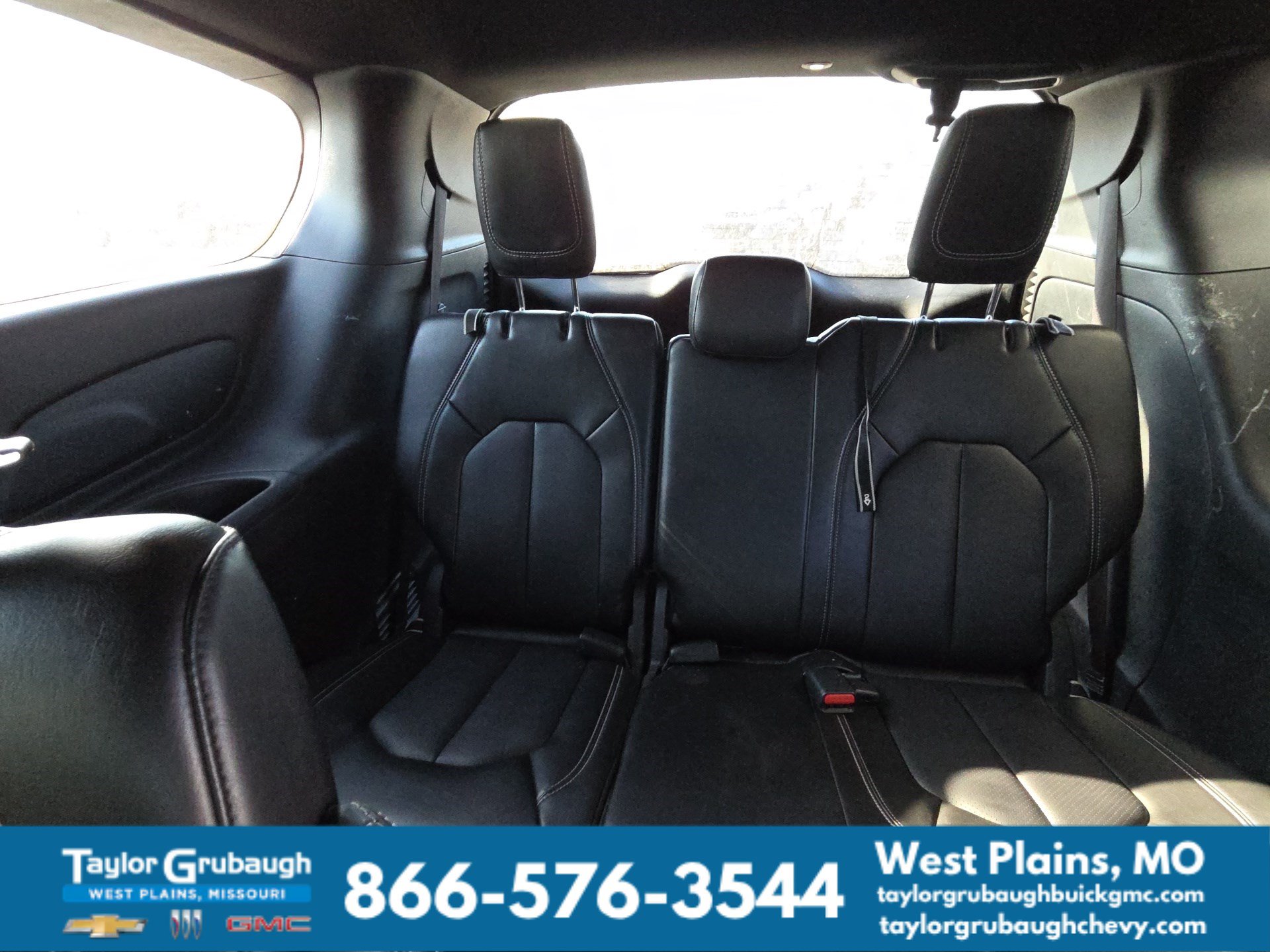 Used 2025 Chrysler Pacifica Select FWD image 13