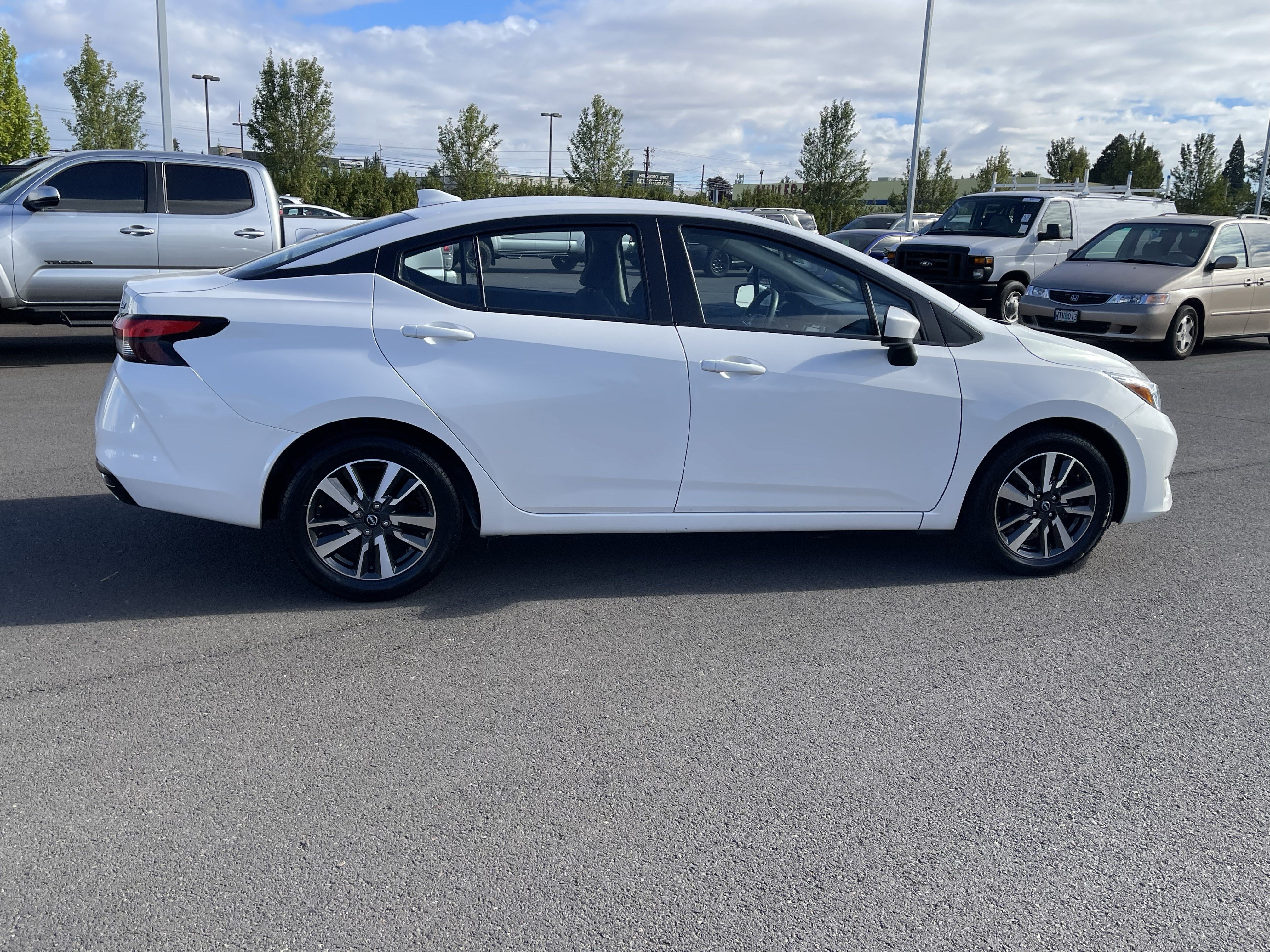 Used 2024 Nissan Versa SV FWD image 6