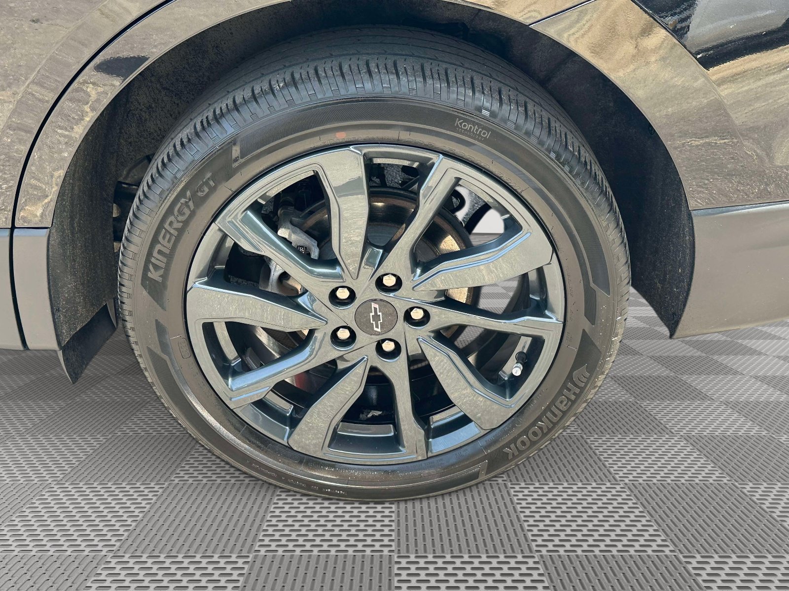 Used 2023 Chevrolet Equinox RS w/ LPO, Floor Liner Package FWD image 33