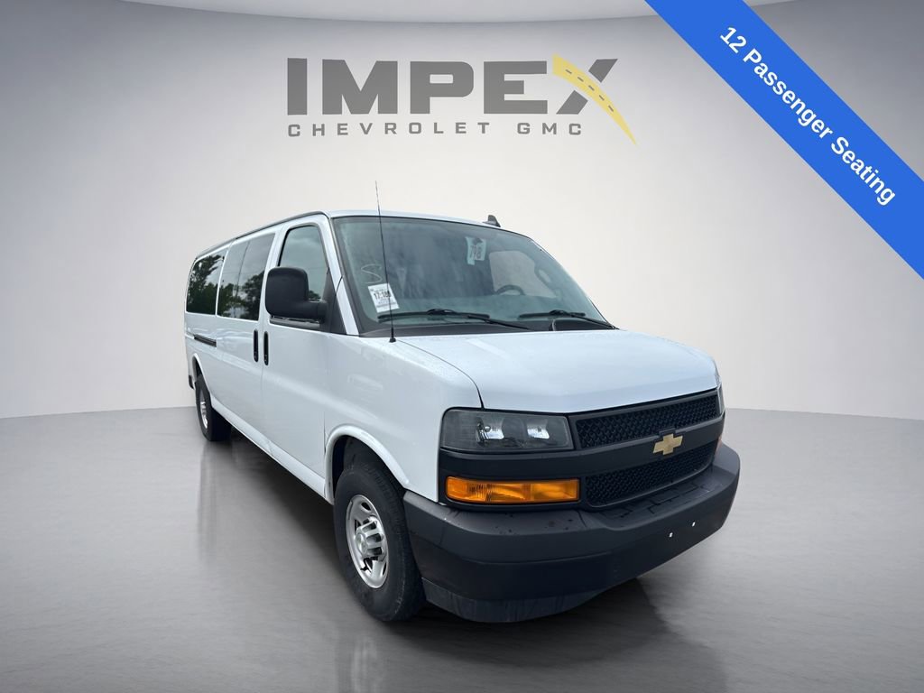 Used 2023 Chevrolet Express 3500 LS RWD image 5