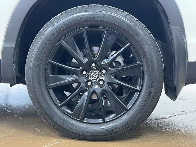 Used 2019 Toyota Highlander SE AWD/4WD image 12