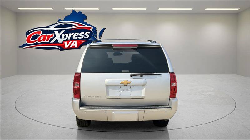 Used 2014 Chevrolet Suburban LTZ RWD image 14