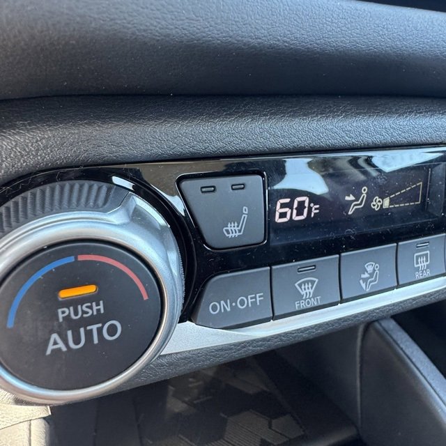 New 2025 Nissan Versa SR w/ Trunk Package image 18