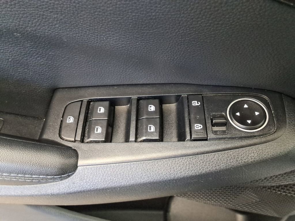 Used 2022 Kia Seltos S image 19