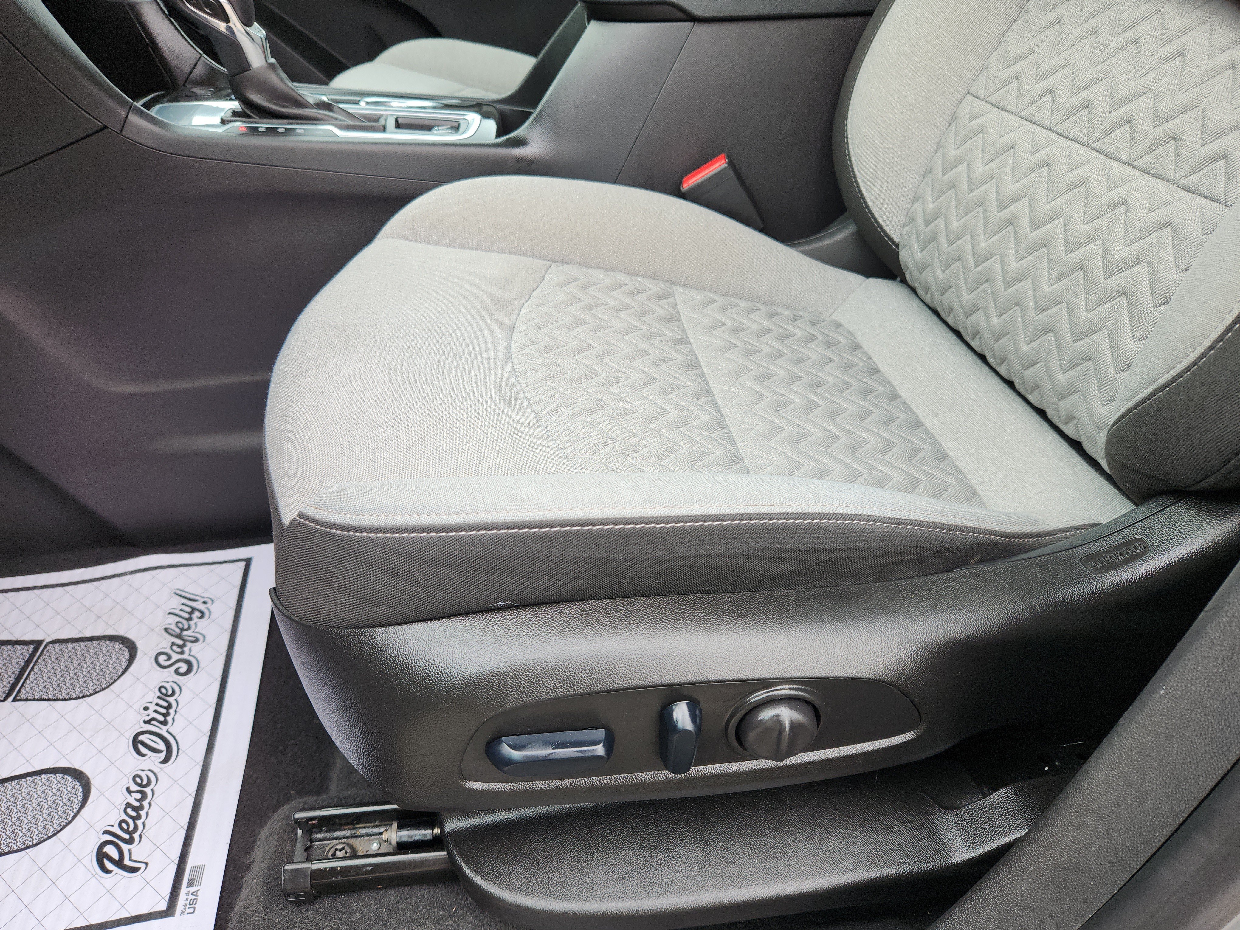 Used 2024 Chevrolet Equinox LT FWD image 25