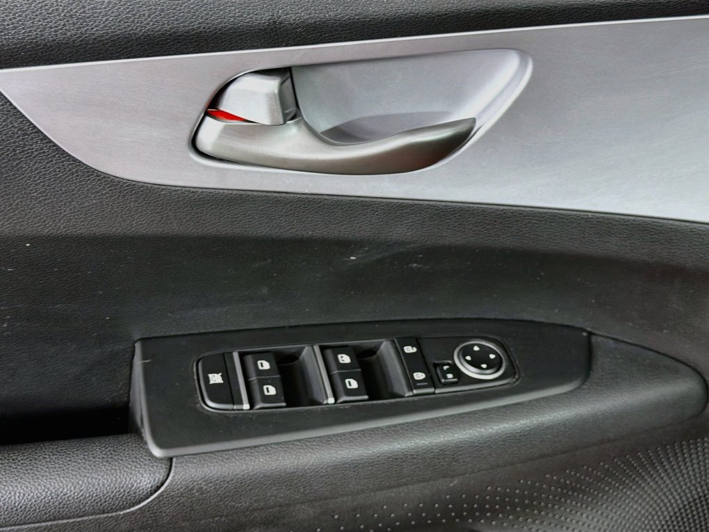 Used 2022 Kia Forte LXS FWD image 23