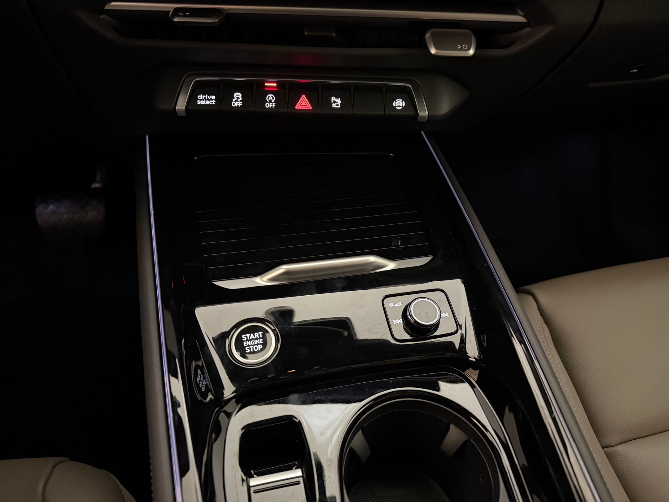 New 2026 Audi Q3 quattro 2.0T AWD/4WD image 17
