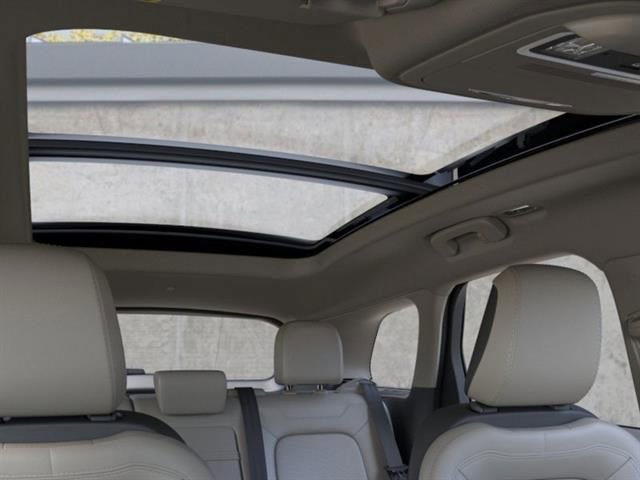 New 2026 Lincoln Corsair Premiere image 22