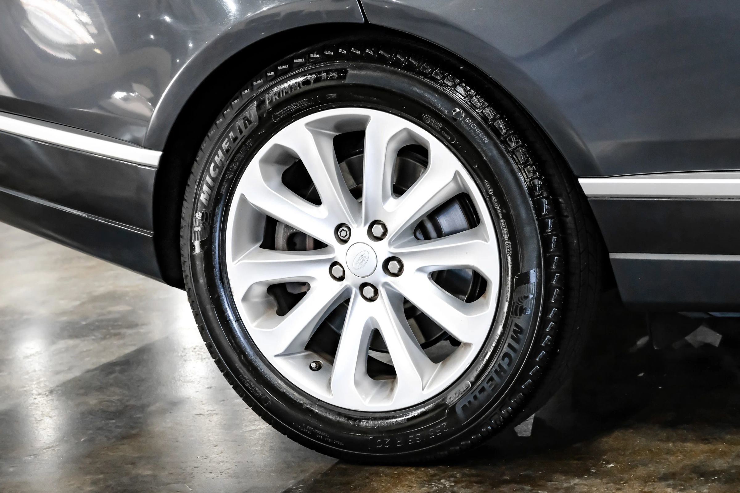 Used 2017 Land Rover Range Rover HSE image 60