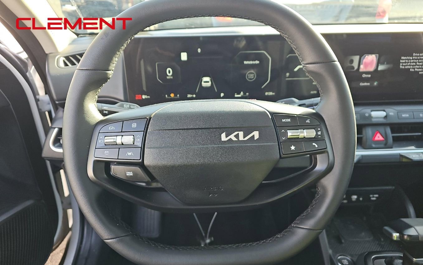 Used 2025 Kia K4 EX image 12