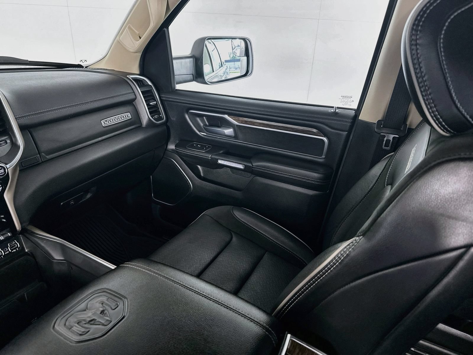 Used 2019 RAM 1500 Laramie AWD/4WD image 25