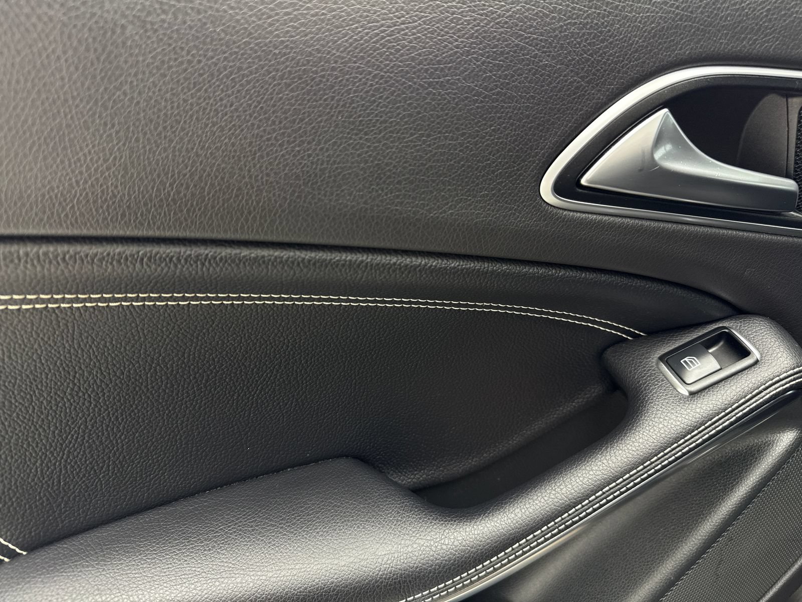 Used 2018 Mercedes-Benz CLA 250 image 39