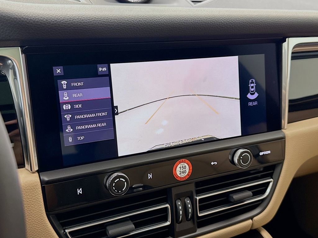 Certified 2025 Porsche Macan image 20