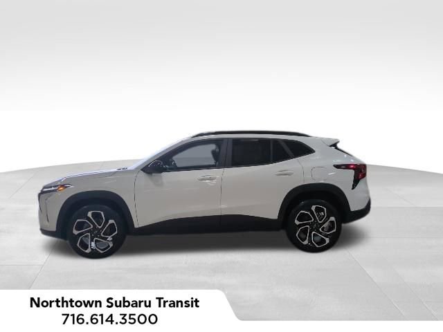 Used 2024 Chevrolet Trax RS w/ Sunroof Package image 2