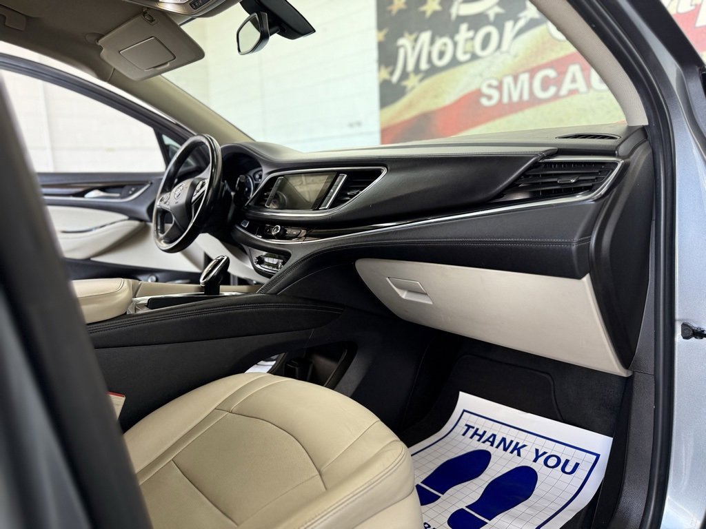 Used 2021 Buick Enclave Essence image 17