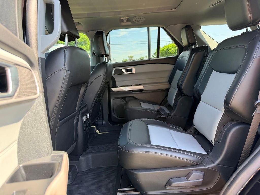 Used 2023 Ford Explorer XLT w/ Equipment Group 202A image 15