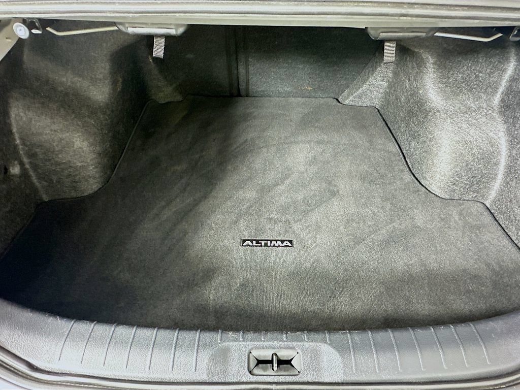 Used 2024 Nissan Altima 2.5 SR FWD image 32