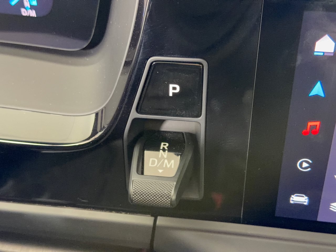 Certified 2025 Porsche Panamera 4 AWD/4WD image 24