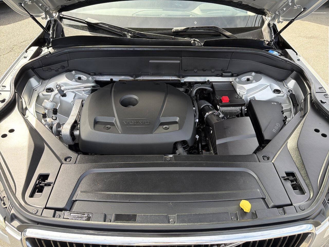Used 2018 Volvo XC90 T5 Momentum w/ Convenience Package AWD/4WD image 14