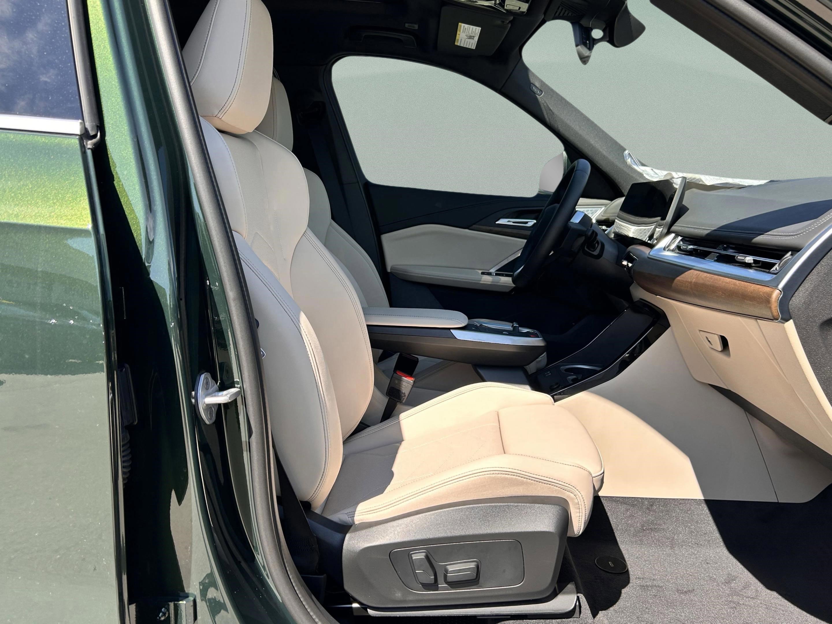 Used 2025 BMW X1 xDrive28i w/ Technology Package image 31