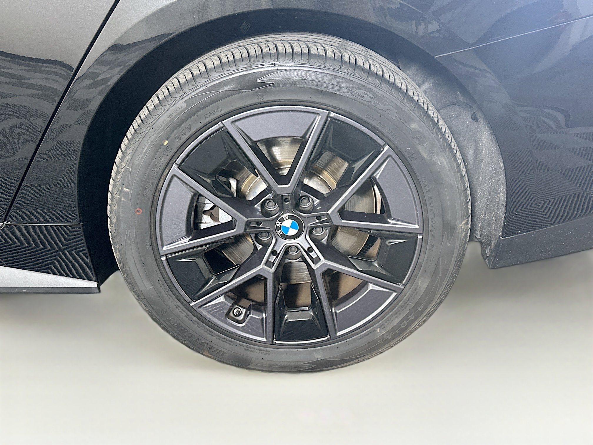 Used 2025 BMW i4 eDrive40 image 11