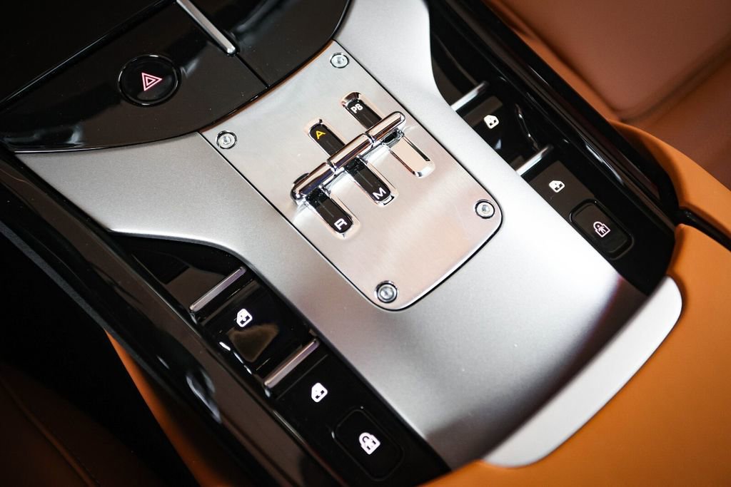 Used 2026 Ferrari Purosangue AWD/4WD image 37