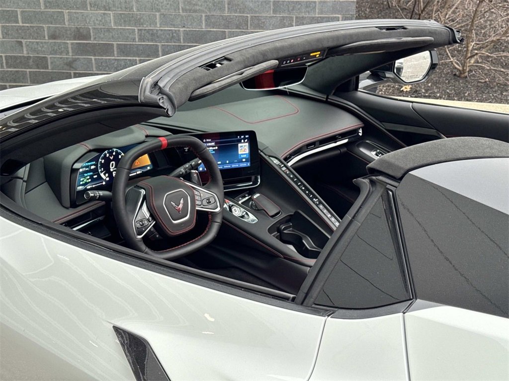Used 2024 Chevrolet Corvette Stingray w/ Z51 Performance Package image 11