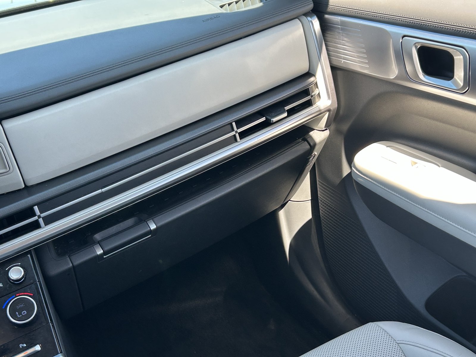 Used 2024 Hyundai Santa Fe SEL FWD image 17