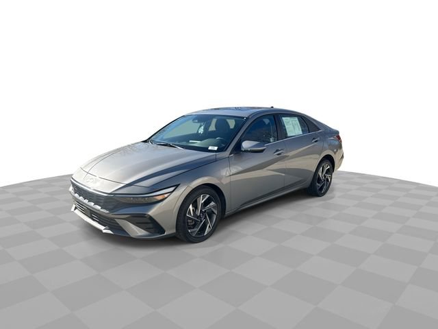 Used 2025 Hyundai Elantra SEL image 5