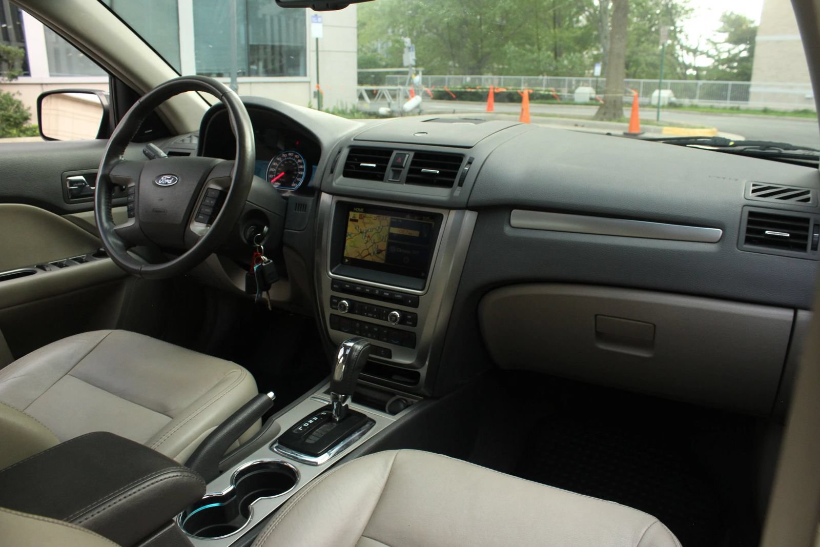 Used 2010 Ford Fusion Hybrid FWD image 25