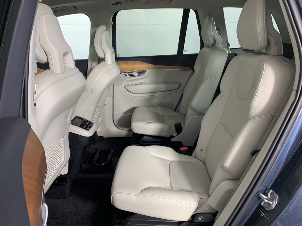 Used 2021 Volvo XC90 T6 Momentum image 33