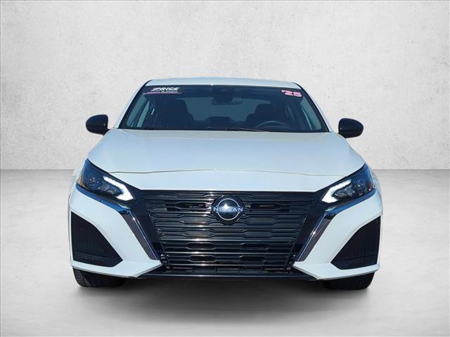 Used 2025 Nissan Altima 2.5 SV image 2